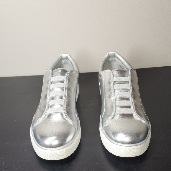 Kenneth Cole Reaction Silver White Sneakers Modern Style - Picture 4 of 10